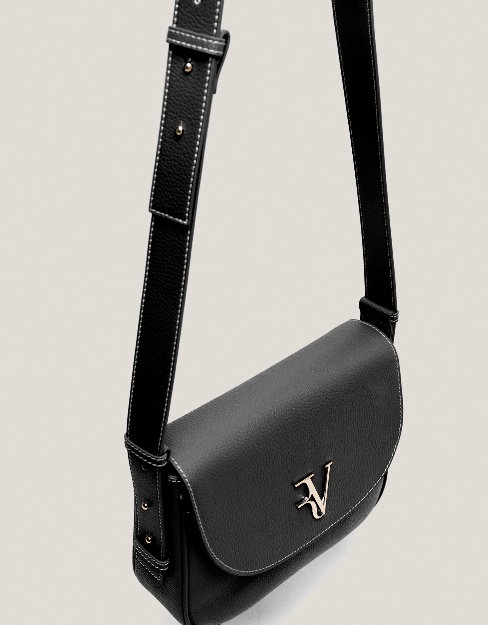 Bandolera Maxi Cuca piel granulada negro