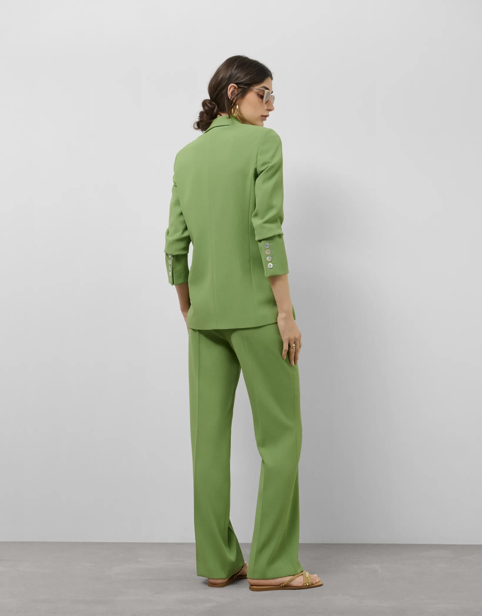 Blazer un botón crepé verde