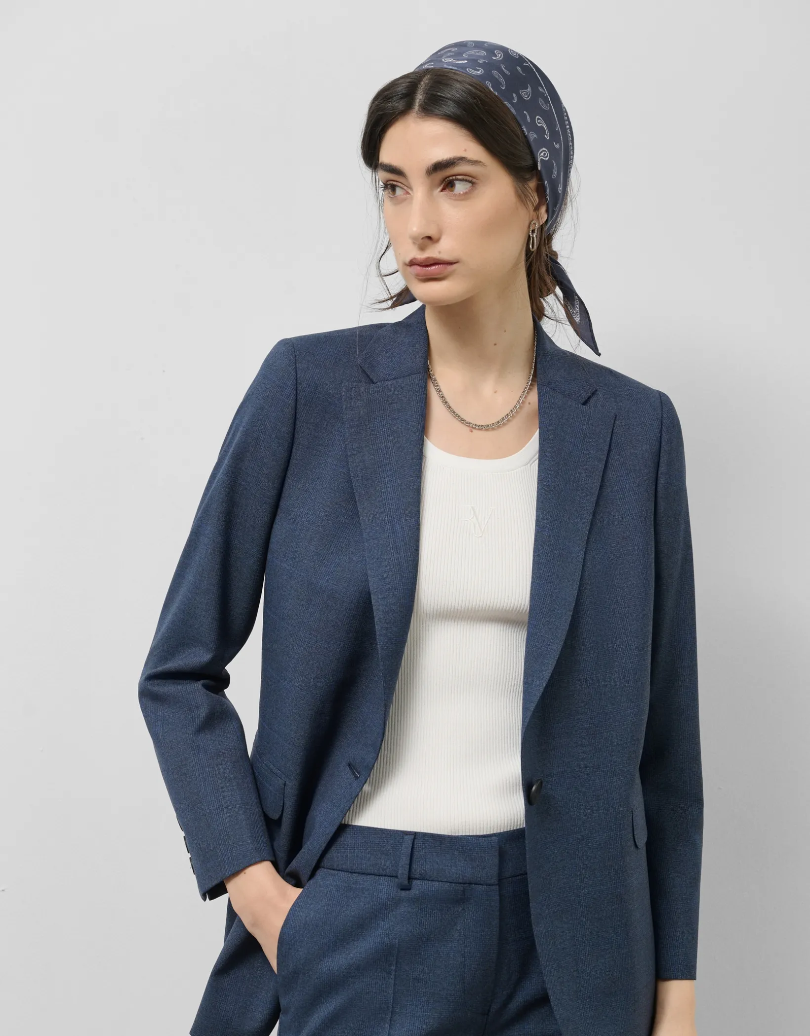Blazer un botón lana fresca cuadro gales azul marino