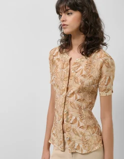 Blusa de manga corta en gasa estampado vegetal cámel