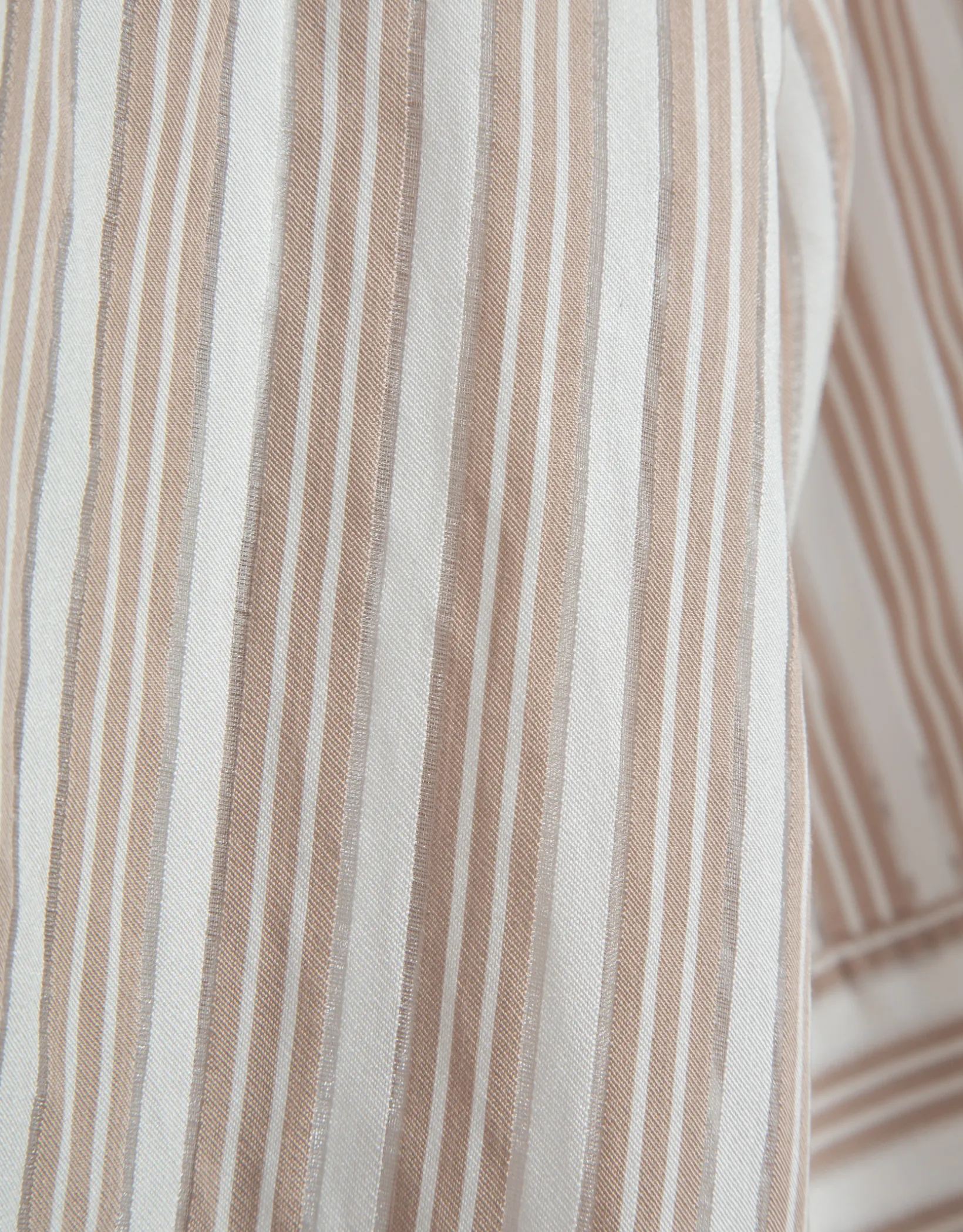 Blusa de manga corta jacquard rayas beige