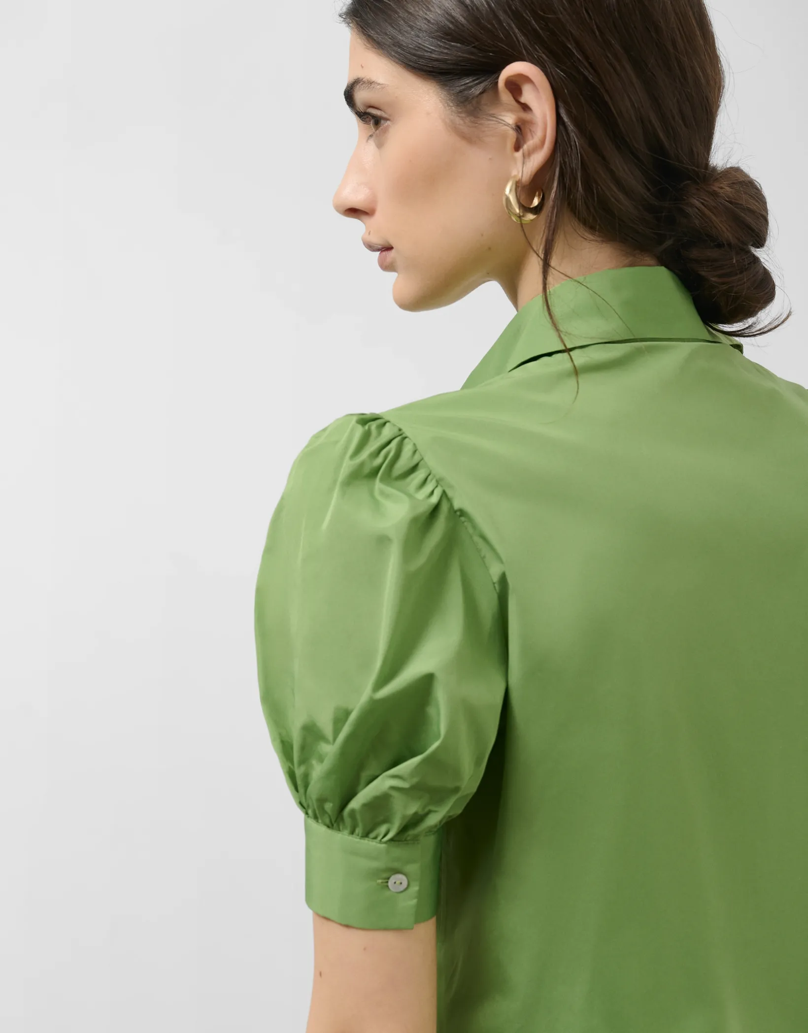 Blusa manga corta fruncida tafeta verde