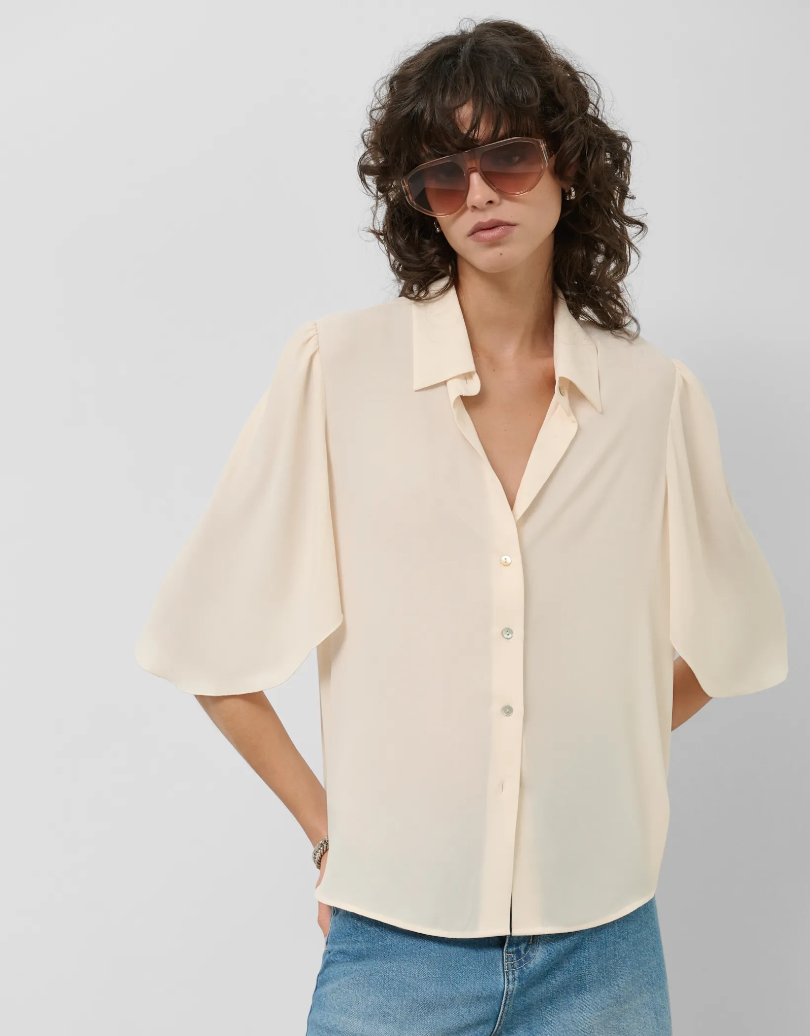 Blusa manga volante tejido fluido beige