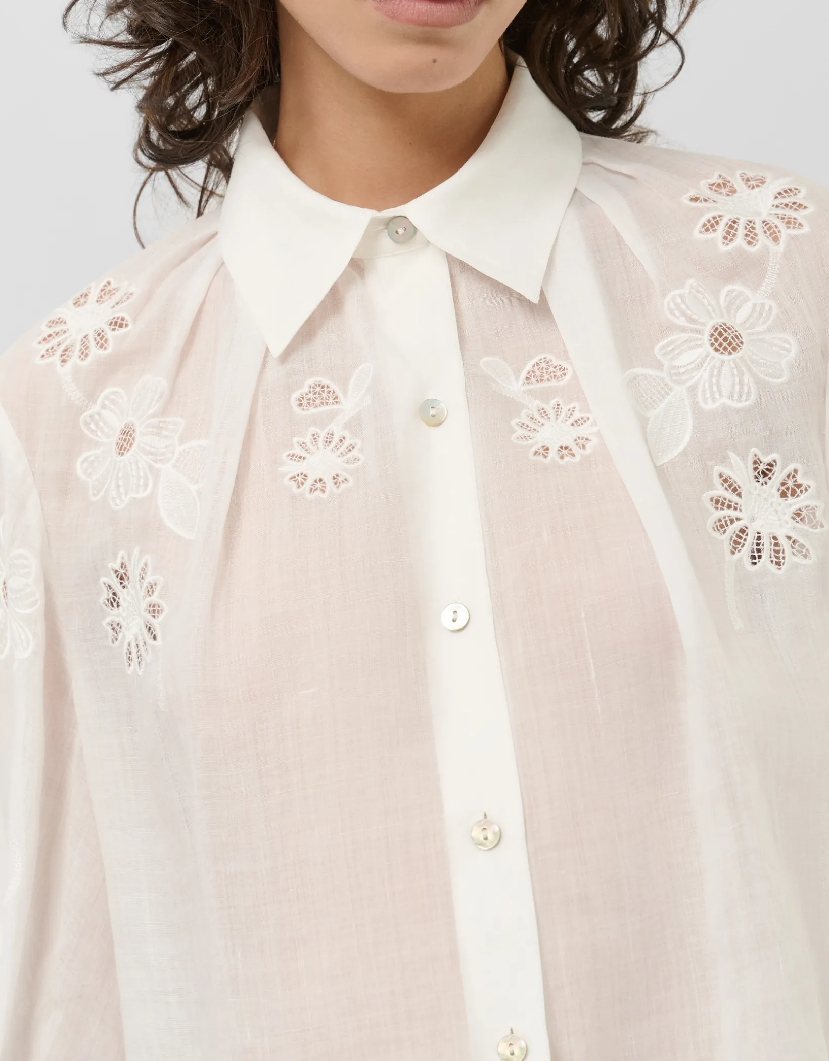 Blusa oversize ramio blanco con bordado