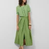 Blusa tejido fluido verde con volante delantero