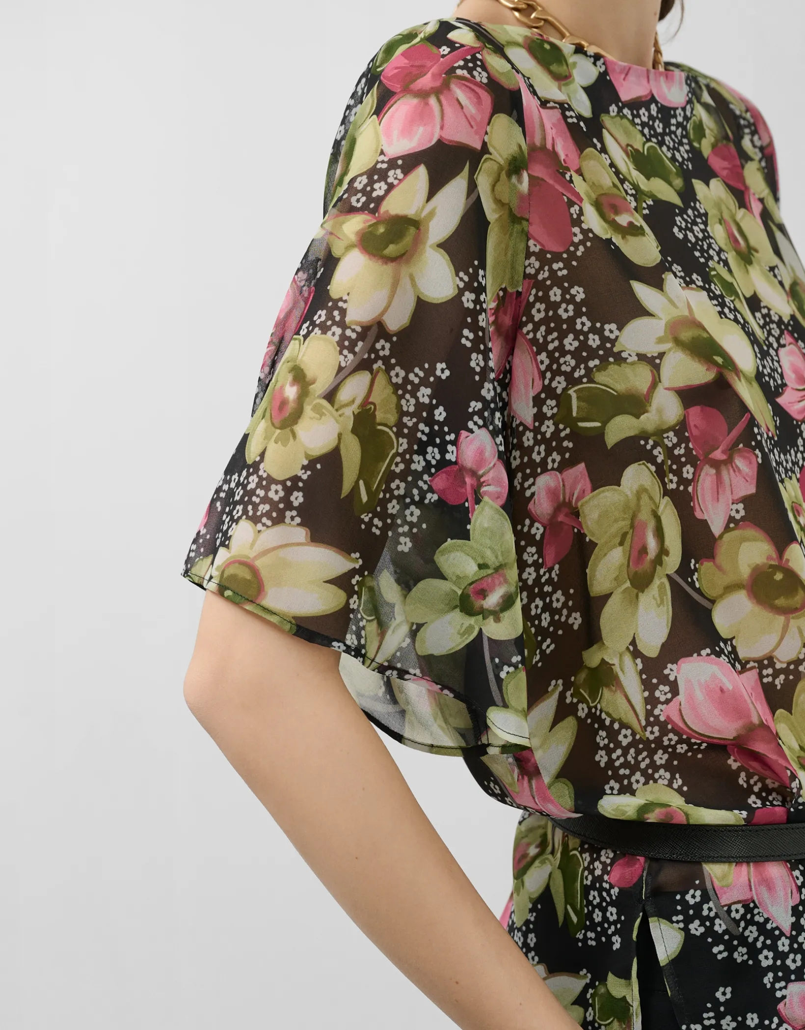 Blusón crepe georgette estampado floral verde