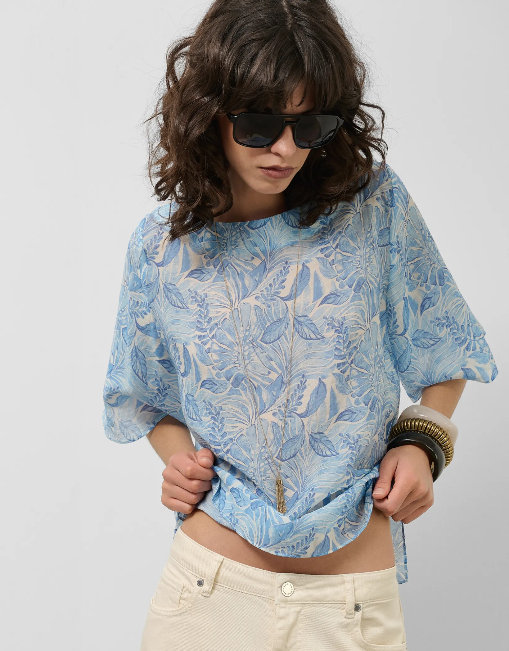 Blusón en gasa estampado vegetal azules