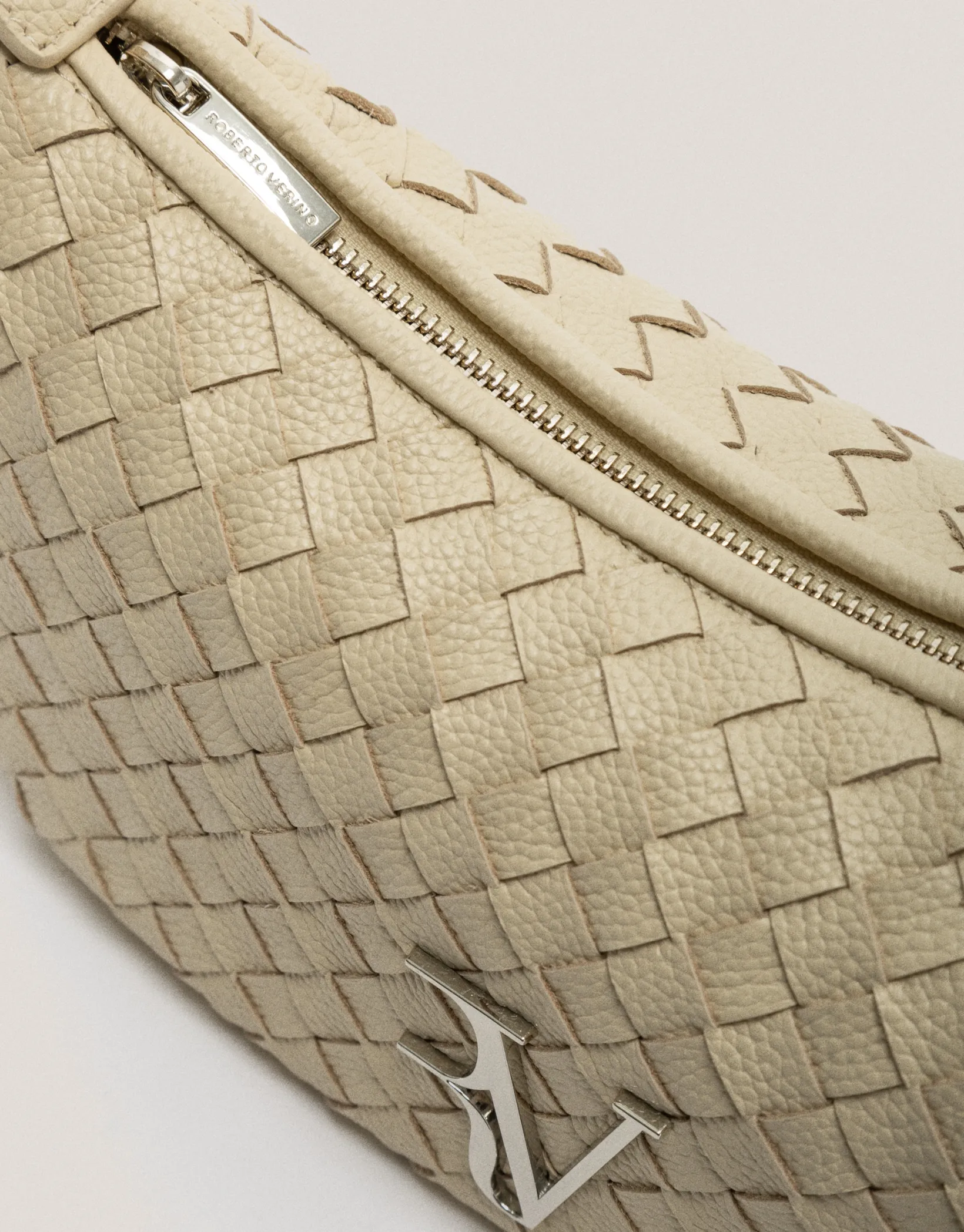 Bolso de hombro Erea Moon piel trenzada beige