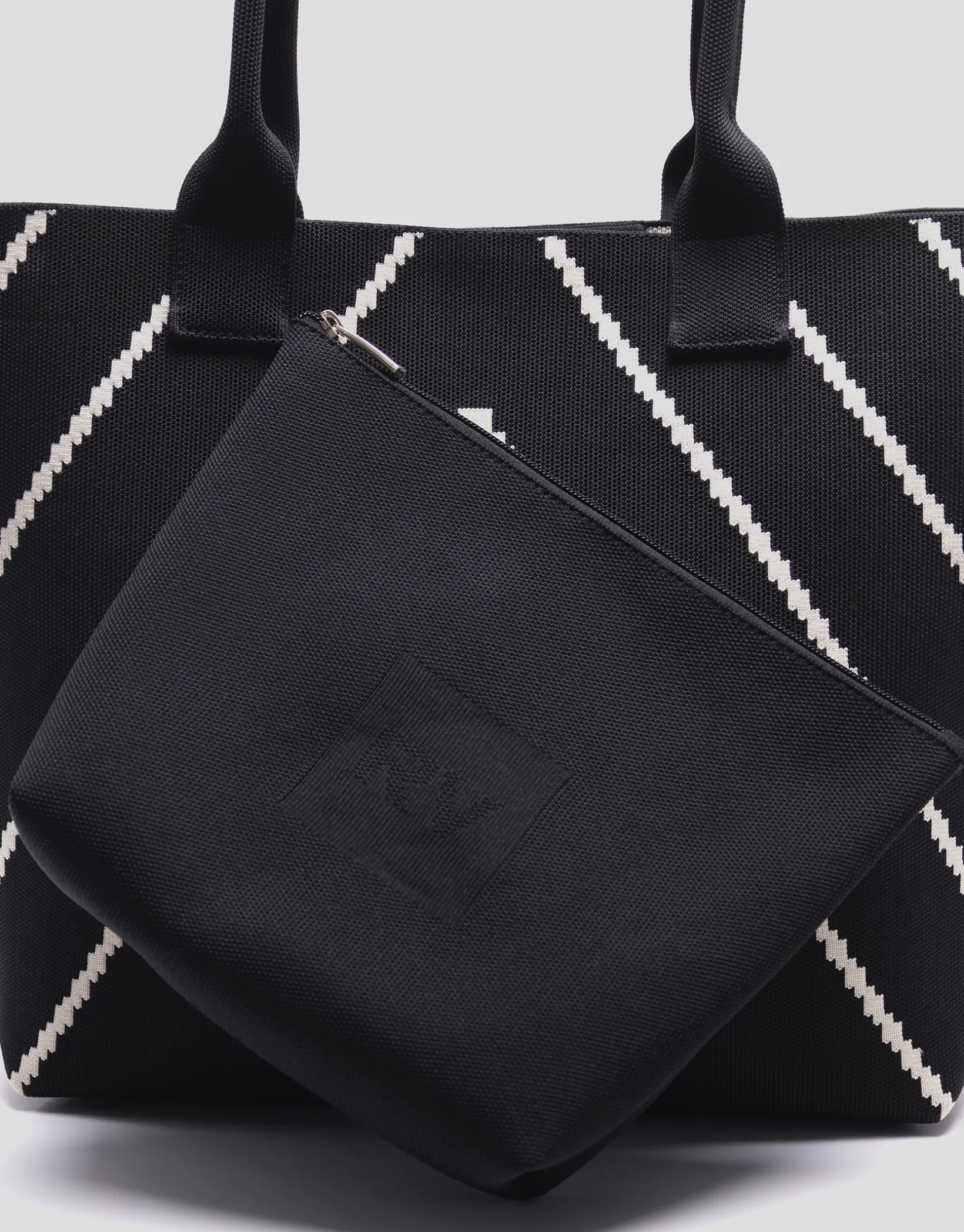 Bolso maxi shopper Kendall punto negro listas crudo