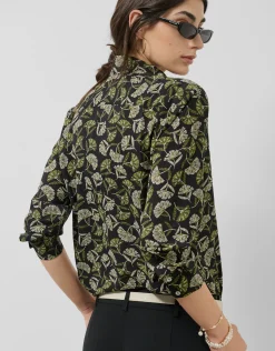 Camisa corte masculino negro estampado hojas verdes