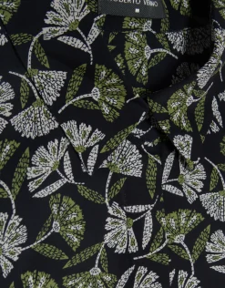 Camisa corte masculino negro estampado hojas verdes