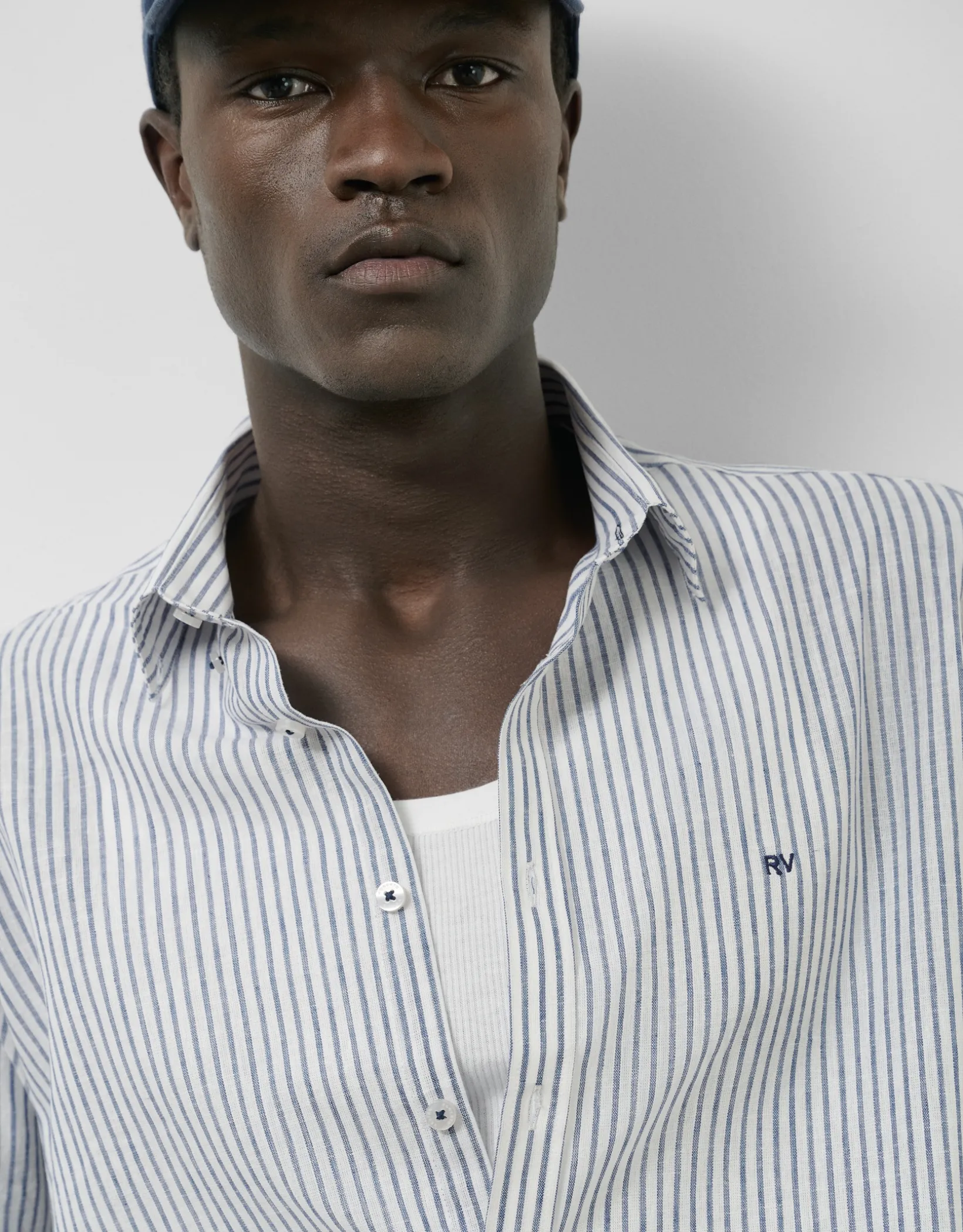 Camisa sport regular lino rayas azul tinta/blanco
