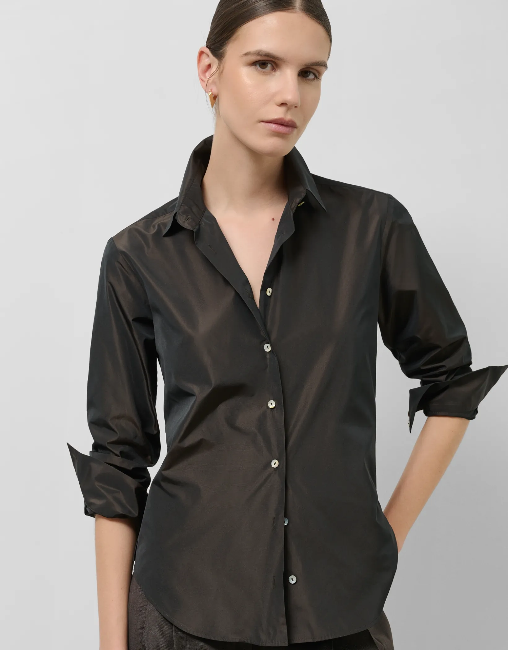 Camisa tafeta marrón oscuro