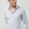 Camisa vestir slim microestructura blanca con rayas celeste