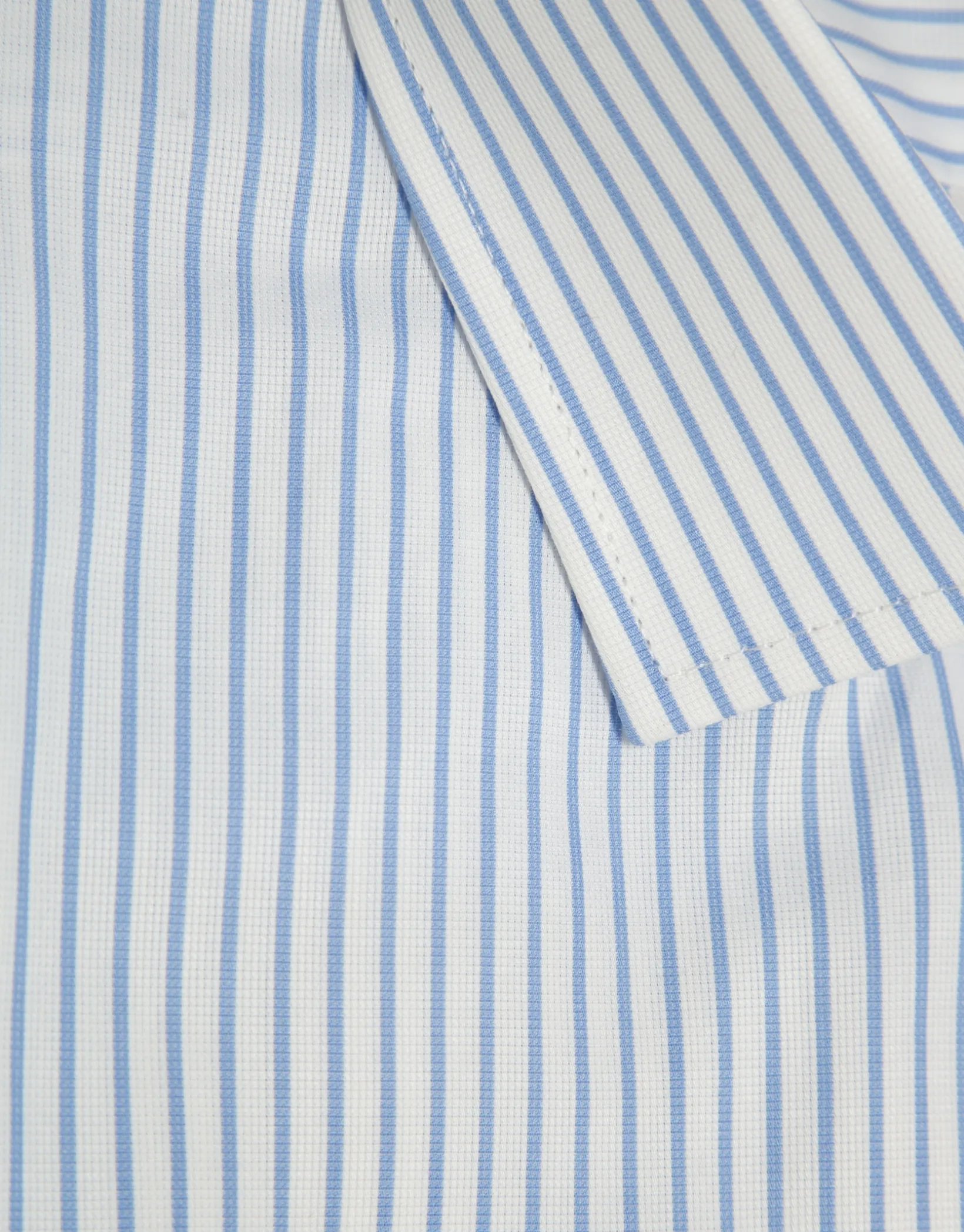 Camisa vestir slim microestructura blanca con rayas celeste