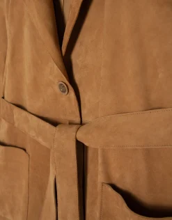 Chaqueta con cinturón ante cámel