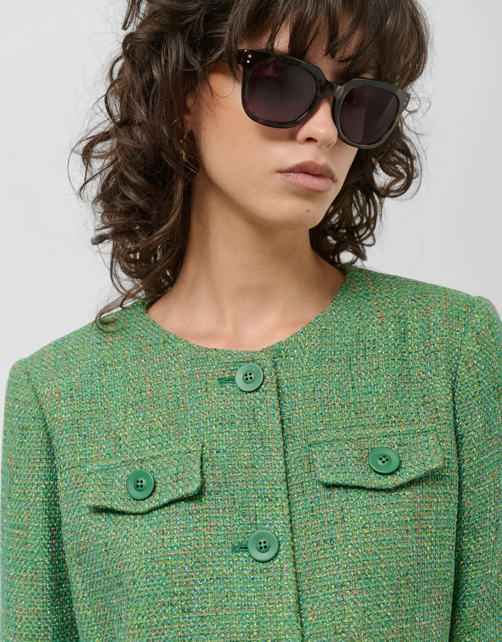 Chaqueta corta tweed tonos verde