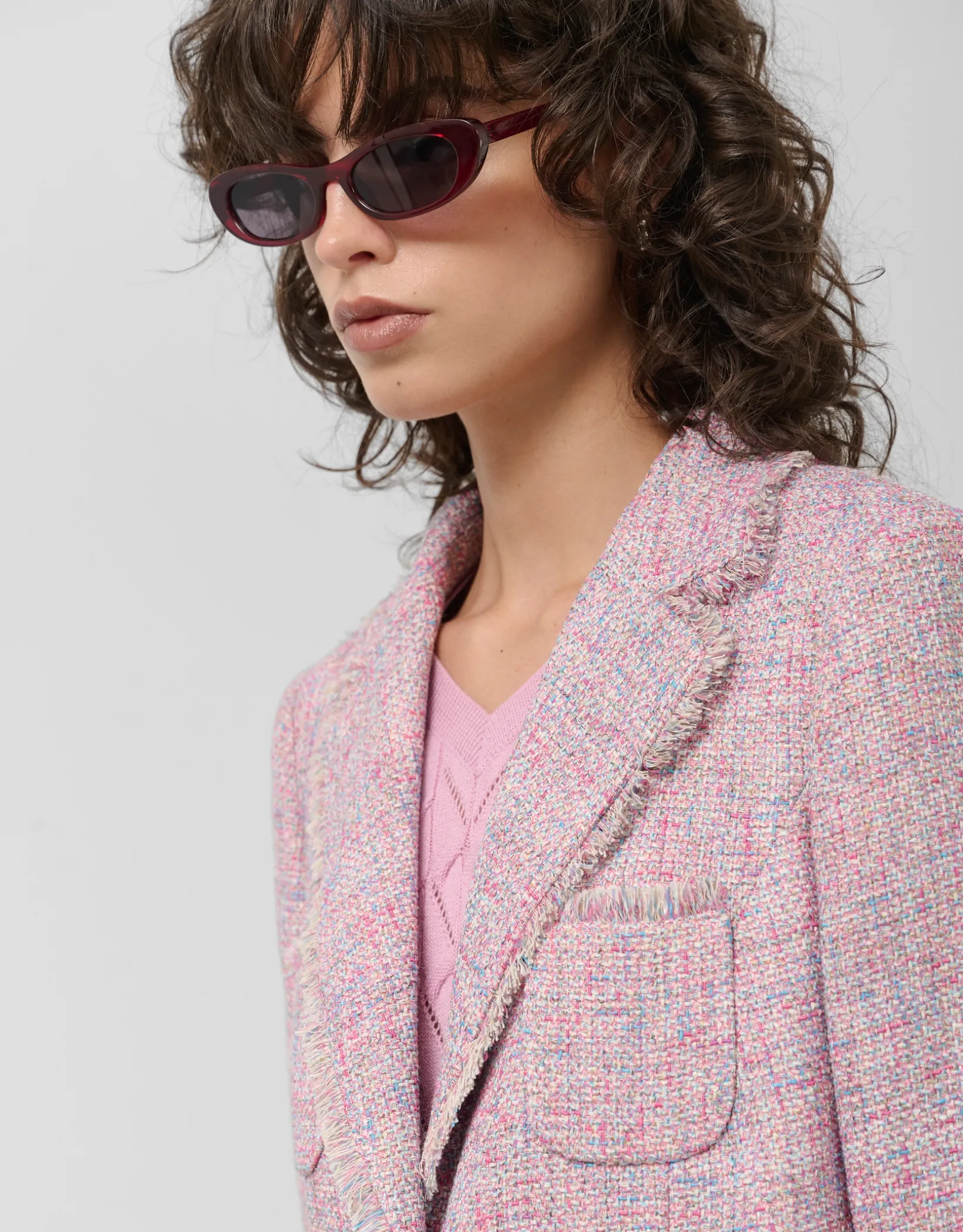 Chaqueta corta tweed tonos rosa