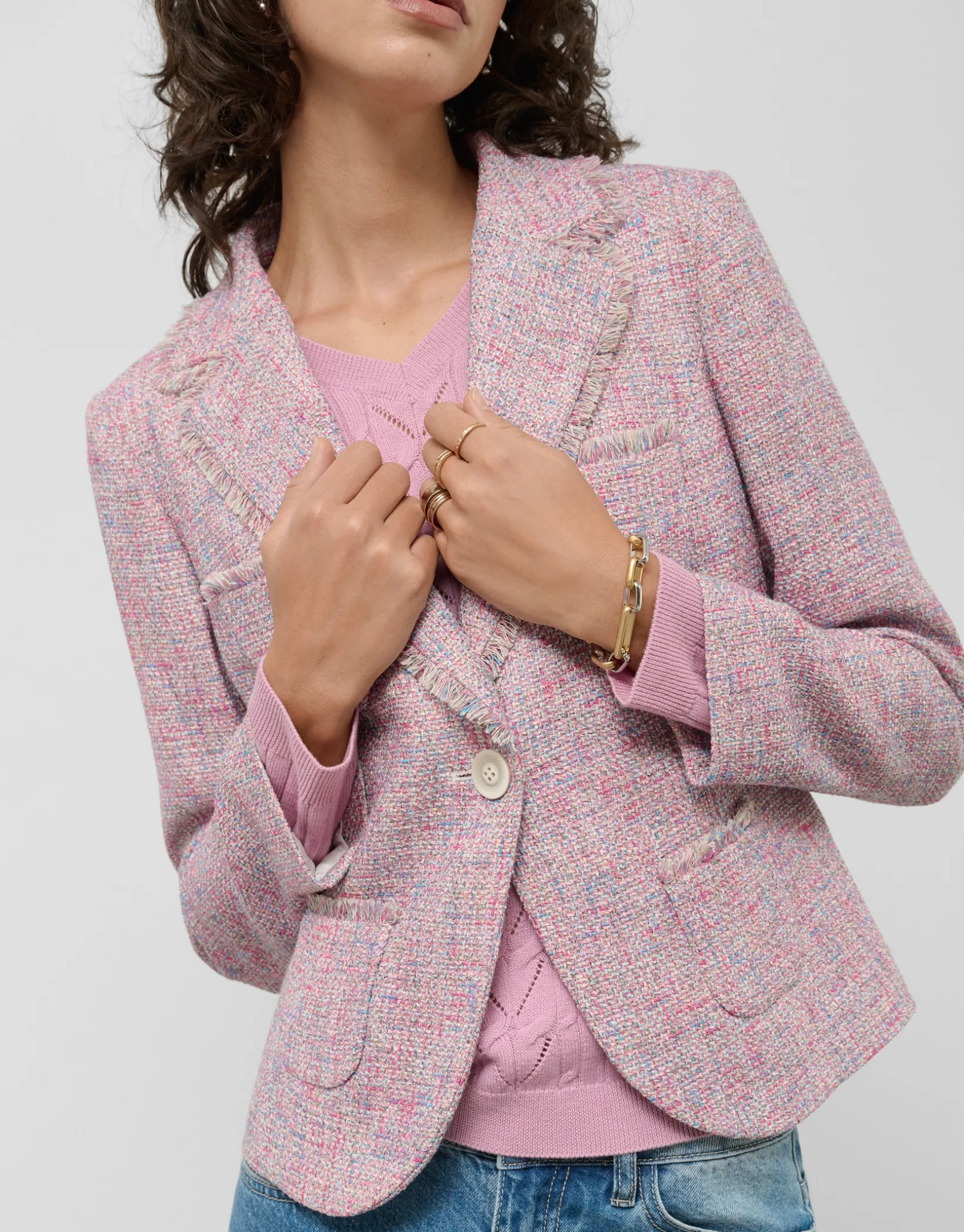 Chaqueta corta tweed tonos rosa