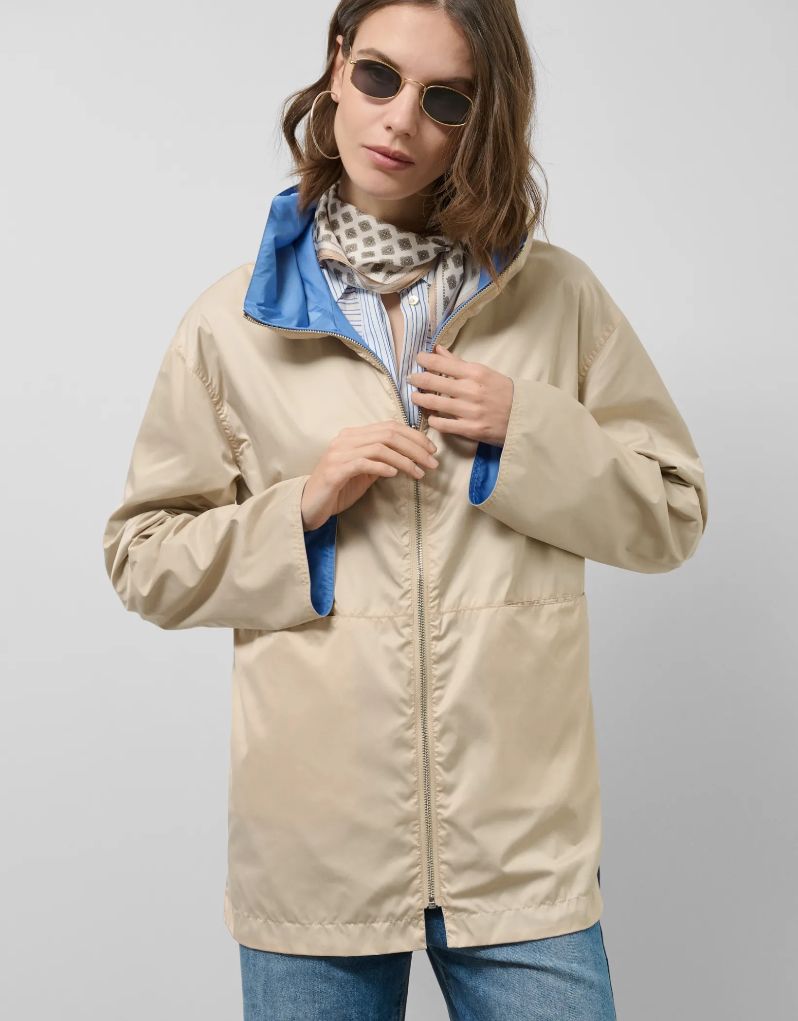 Chaqueta técnica ligera reversible cámel/azul