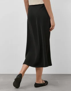 Falda midi fluida twill negro con cinturón
