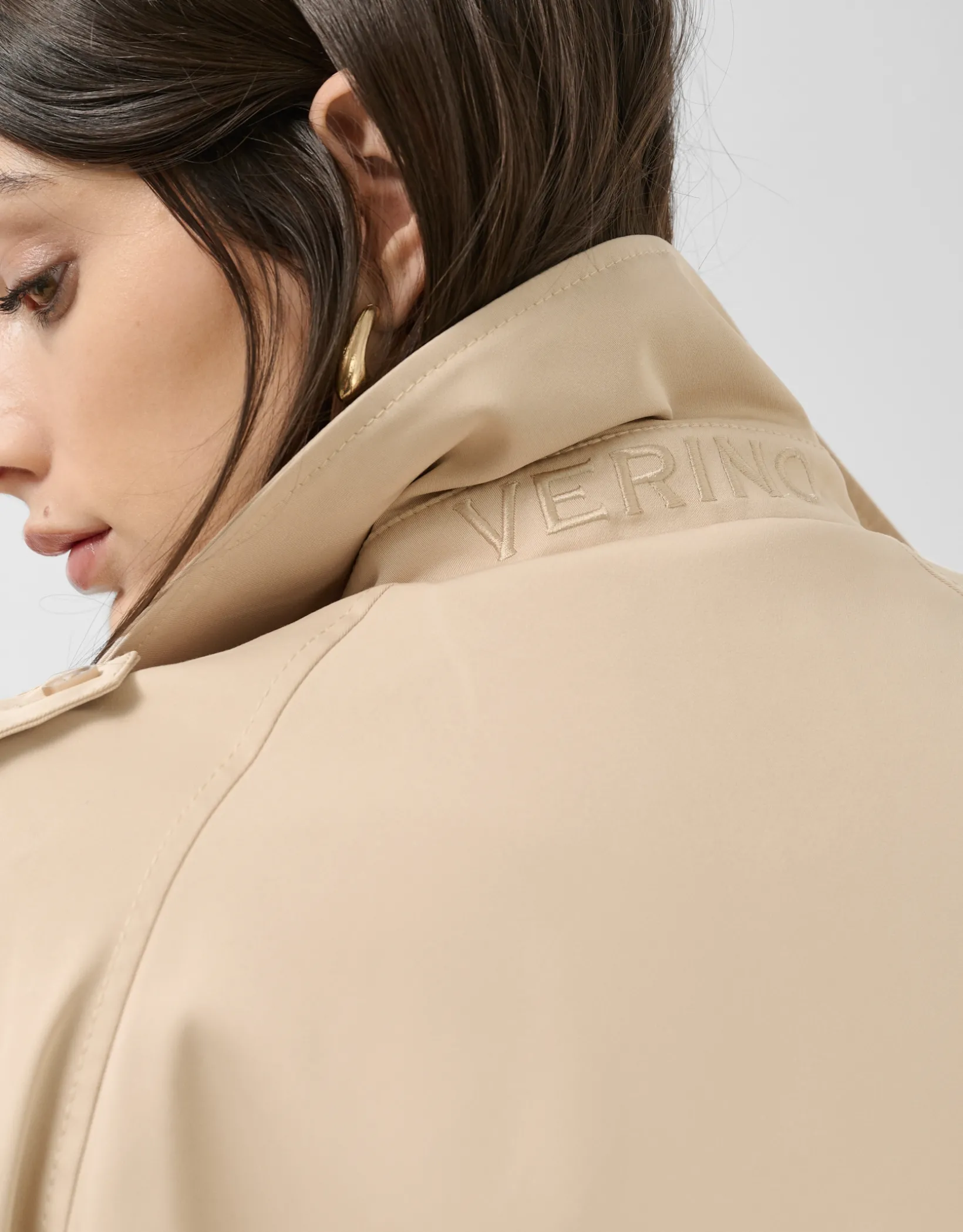 Gabardina clásica beige