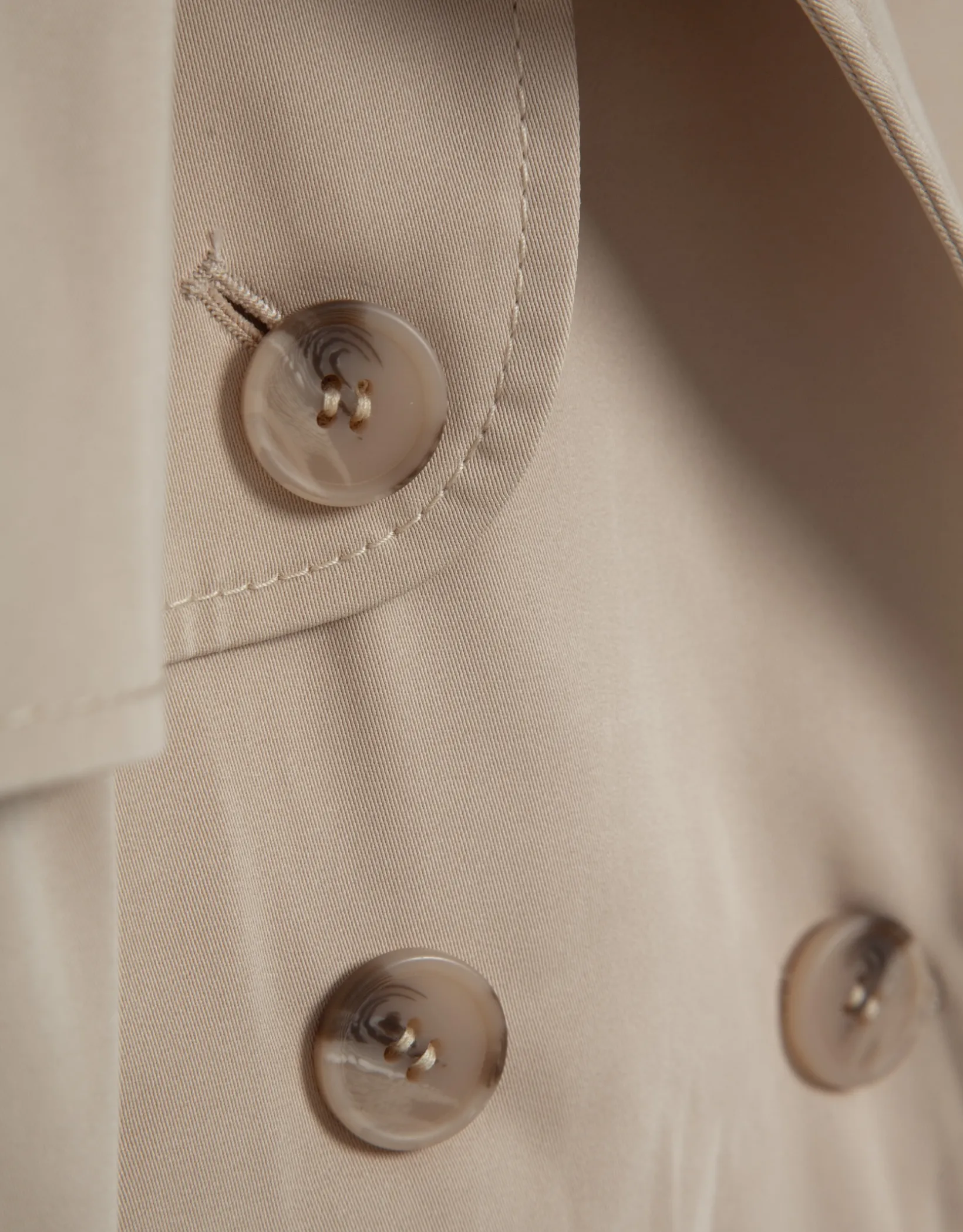 Gabardina clásica beige