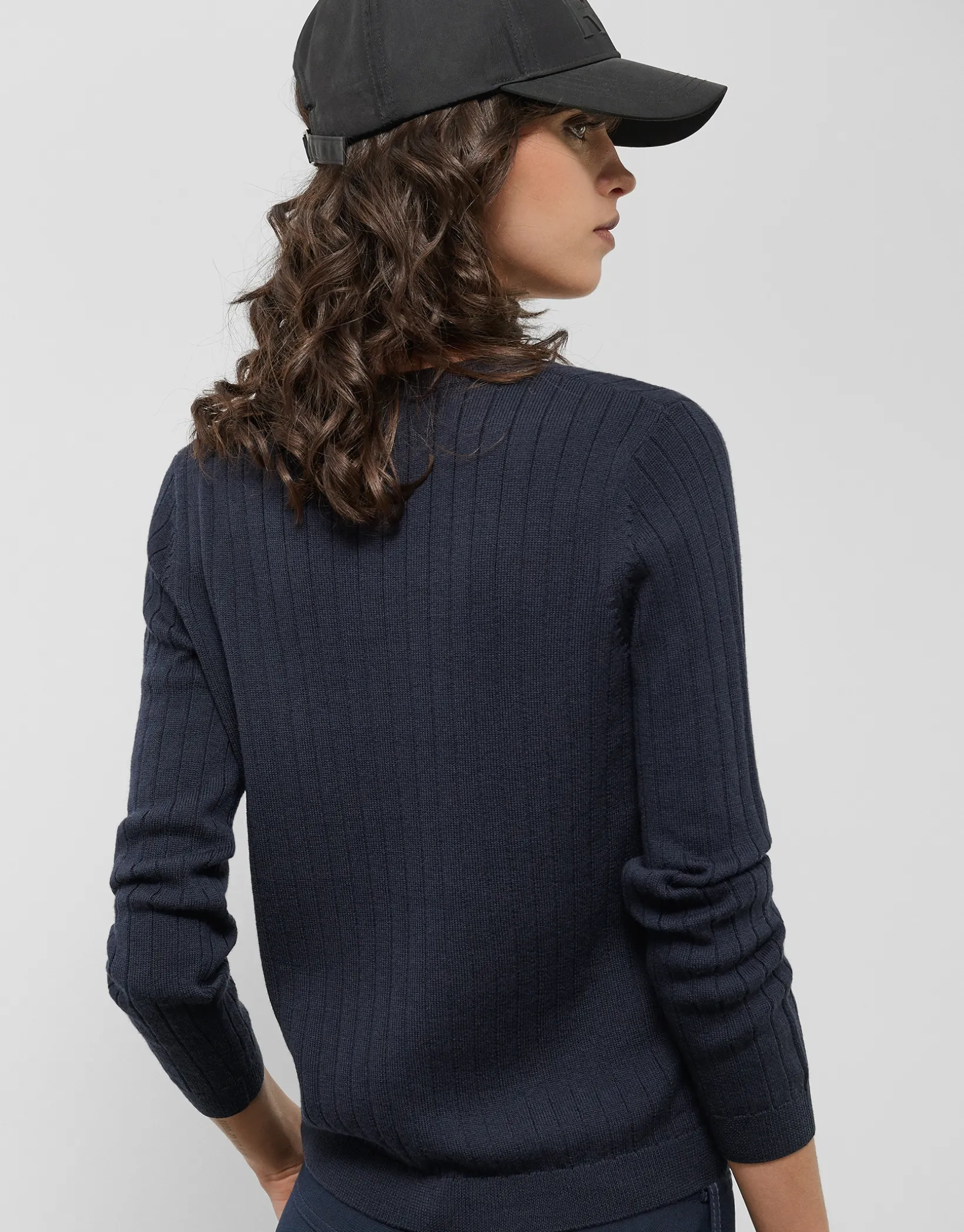 Jersey escote pico lana azul marino con franja central