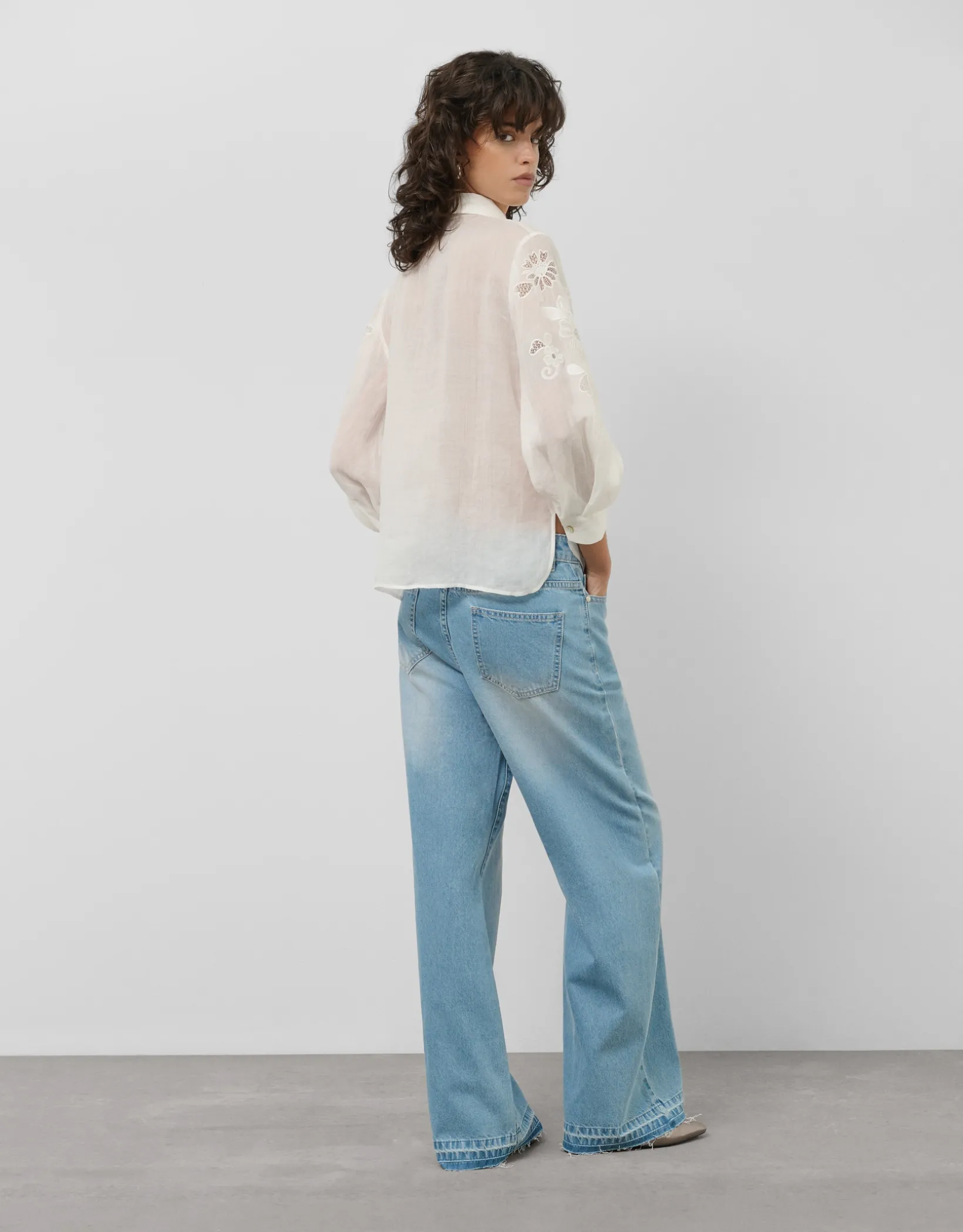 Pantalón ancho vaquero azul claro