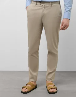 Pantalón chino tintado arena