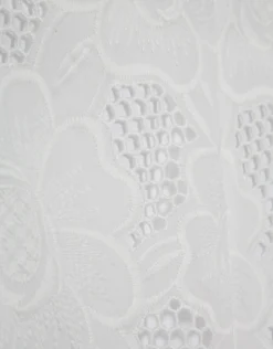Pantalón corto bordado suizo blanco