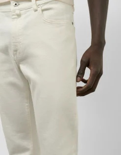 Pantalón denim regular color crudo