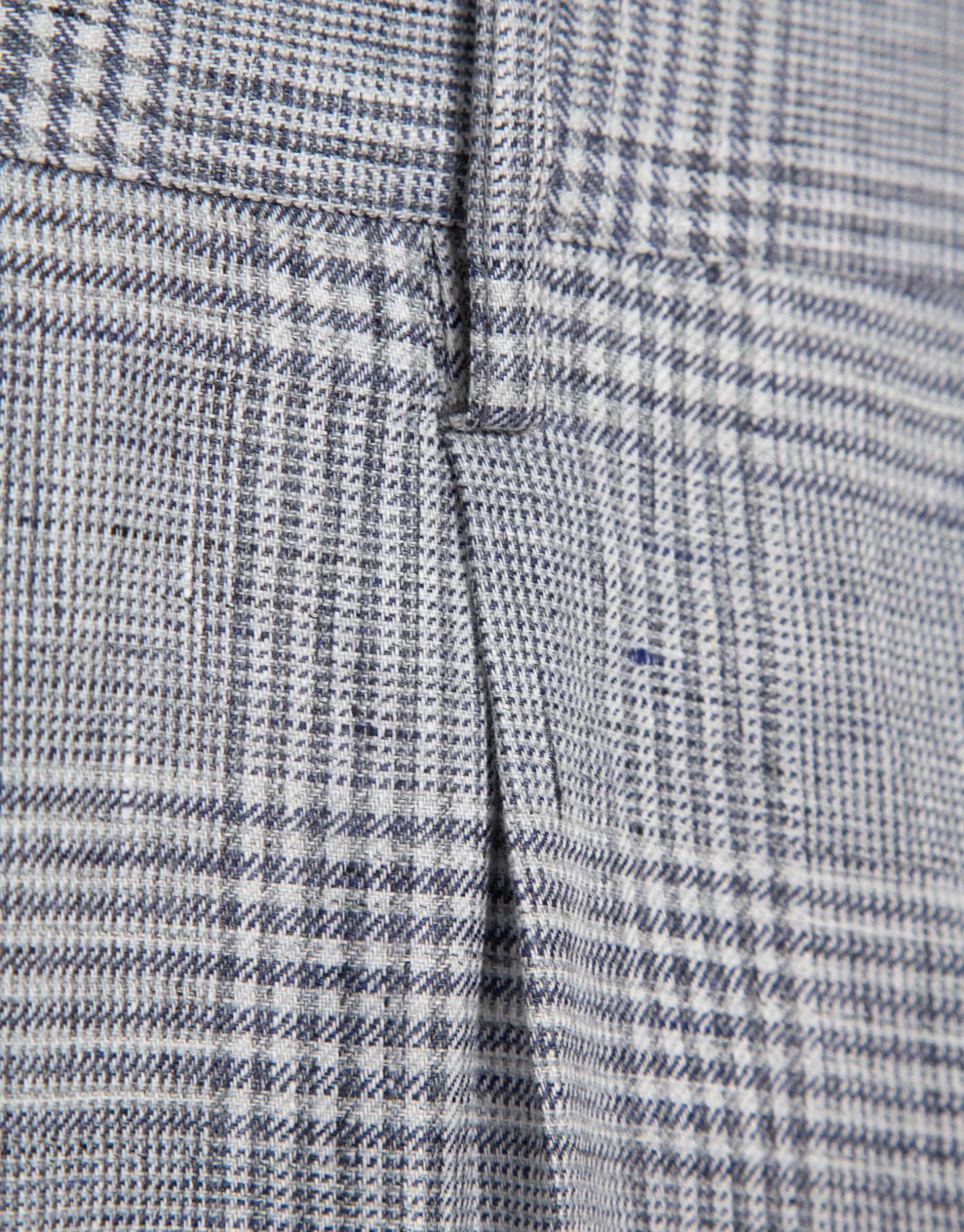 Pantalón pinzas lino cuadros grises y azules