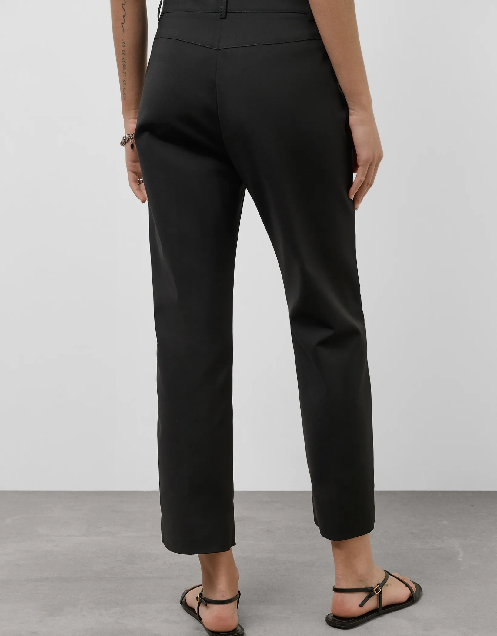 Pantalón pitillo negro