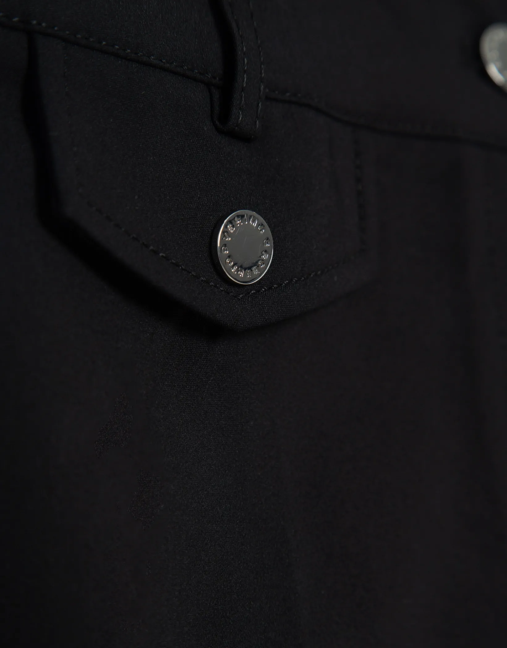 Pantalón pitillo negro
