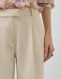 Pantalón recto pinzas crepé beige