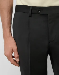 Pantalón vestir negro vuelta bajo