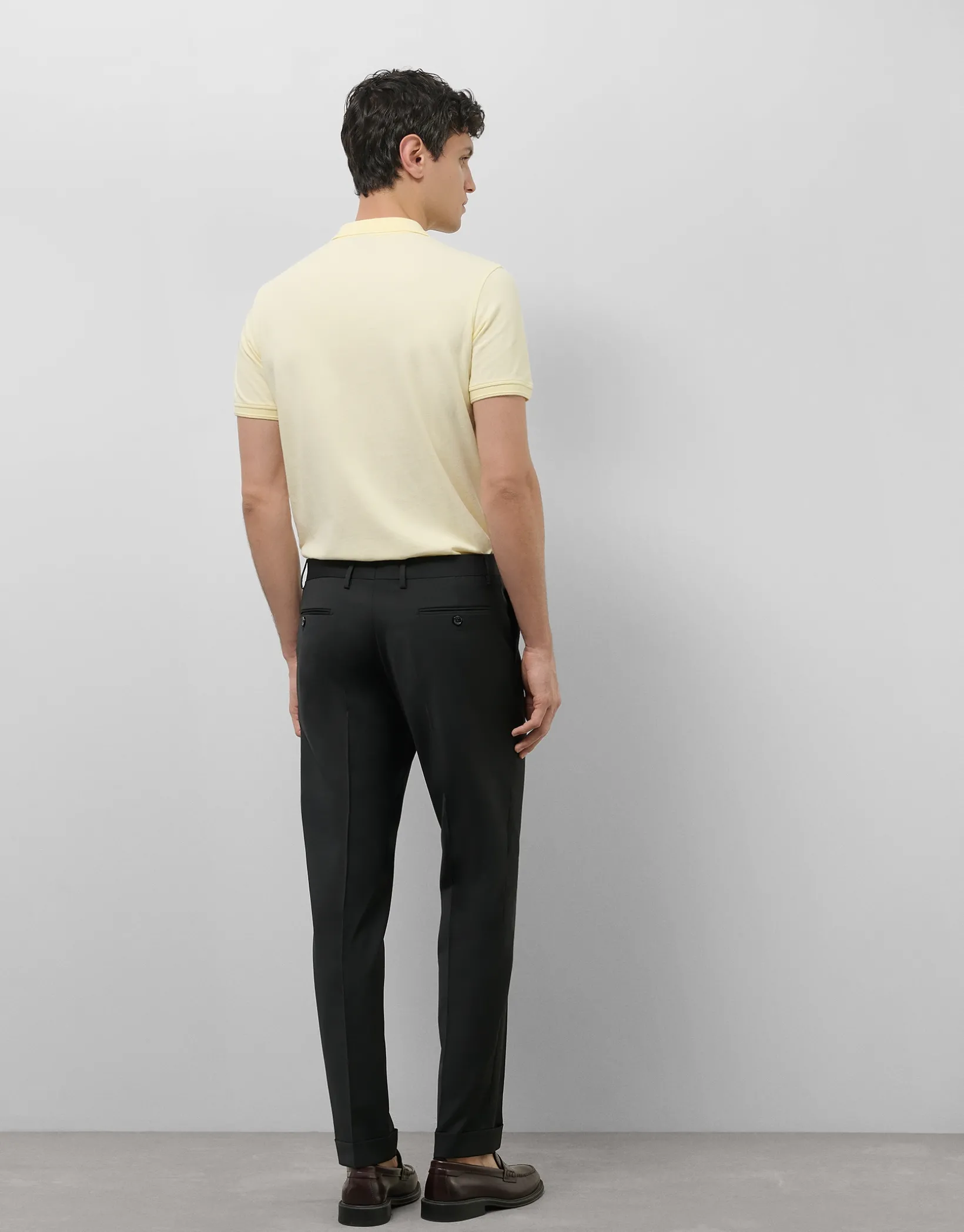 Pantalón vestir negro vuelta bajo