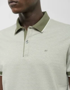 Polo jacquard geométrico caqui y blanco