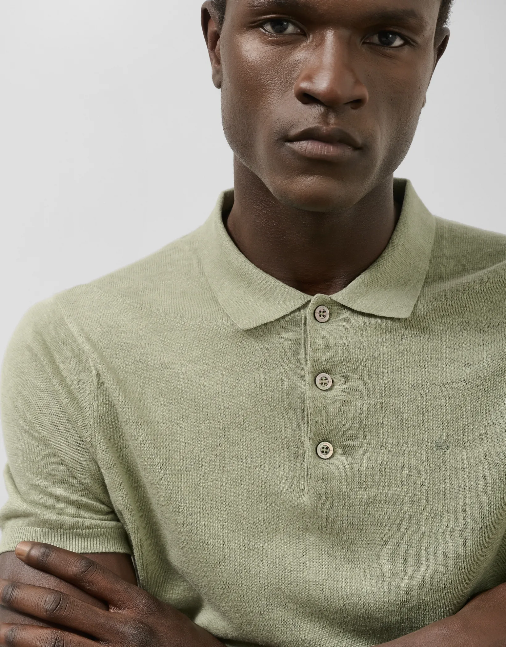 Polo tricotado lino verde caqui claro