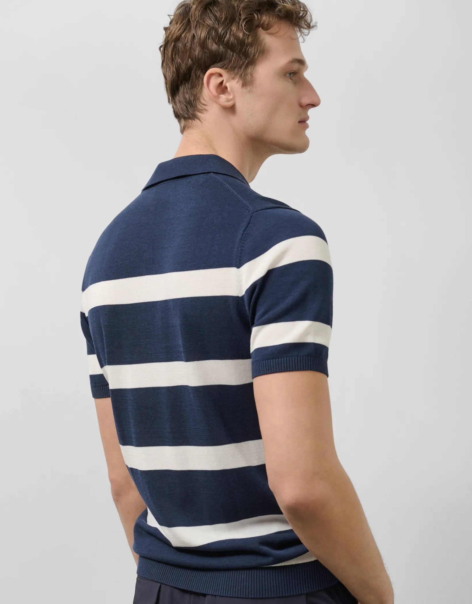 Polo tricotado rayas marino y blanco