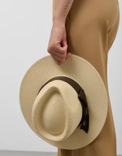 Sombrero ala corta beige cinta marrón