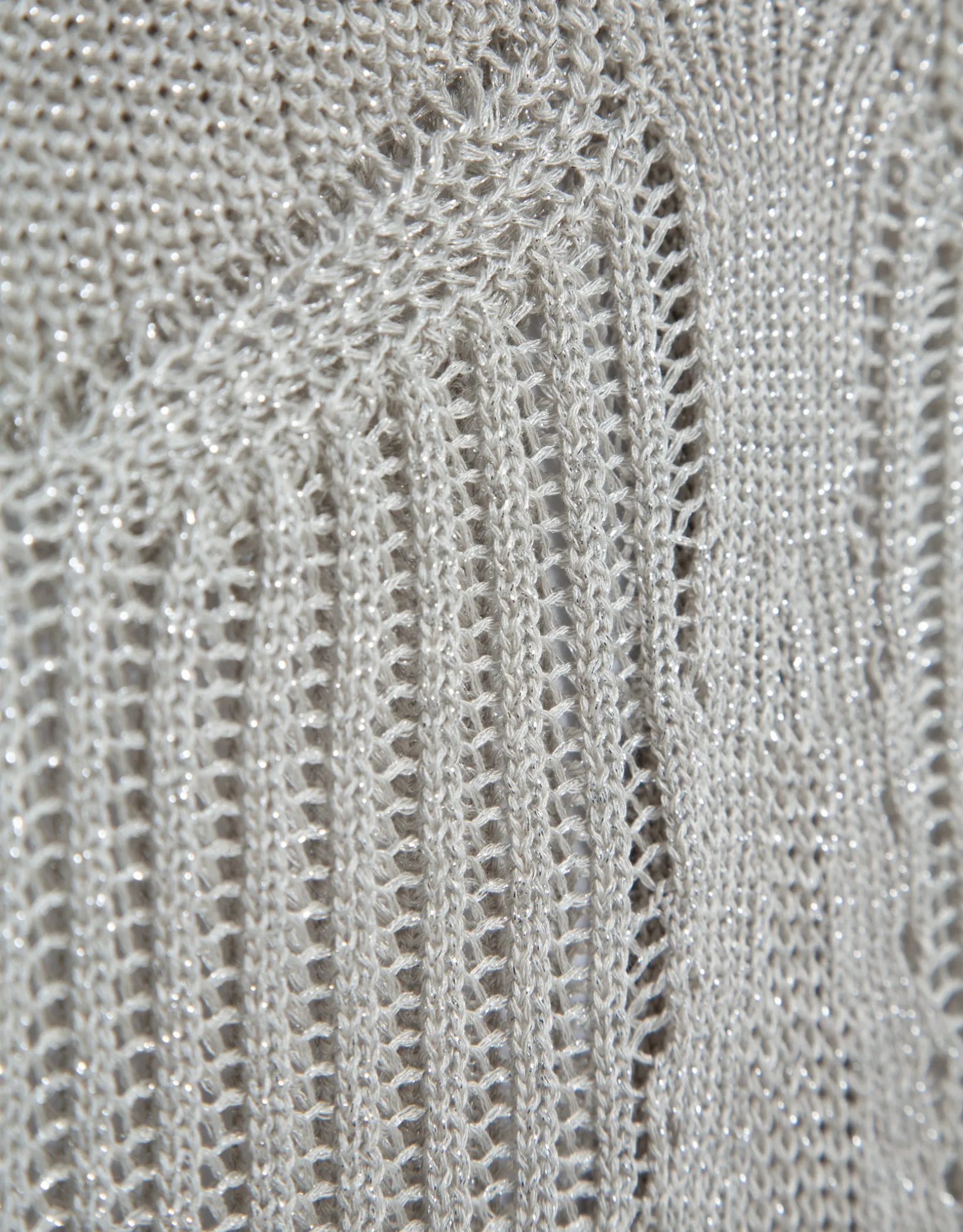 Top sisas punto calado con lúrex beige
