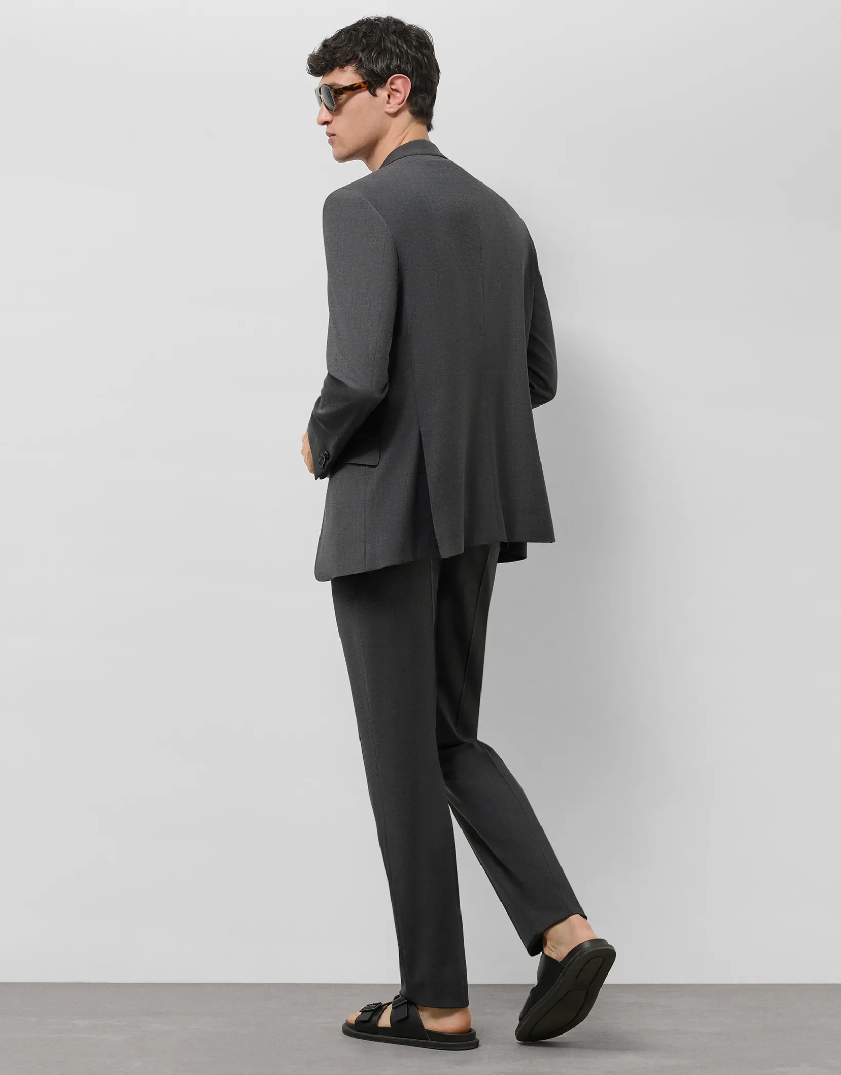 Traje half canvas regular fit gris oscuro