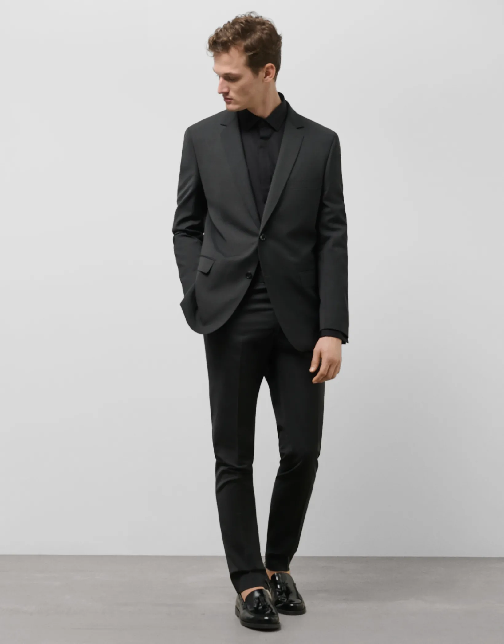 Traje half canvas slim fit liso gris oscuro