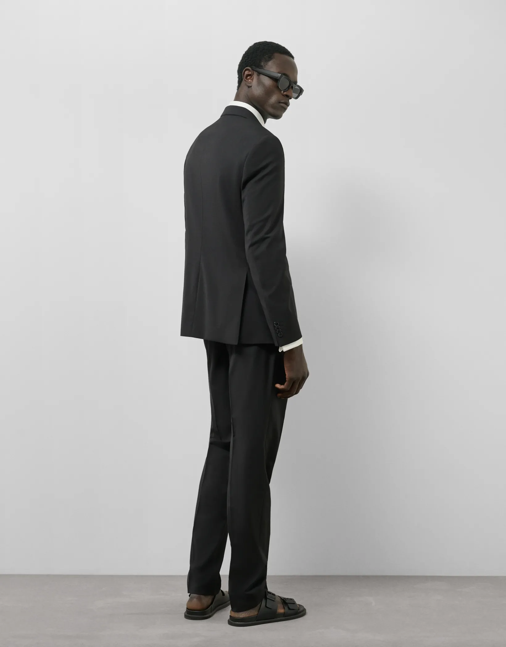 Traje half canvas slim fit liso negro