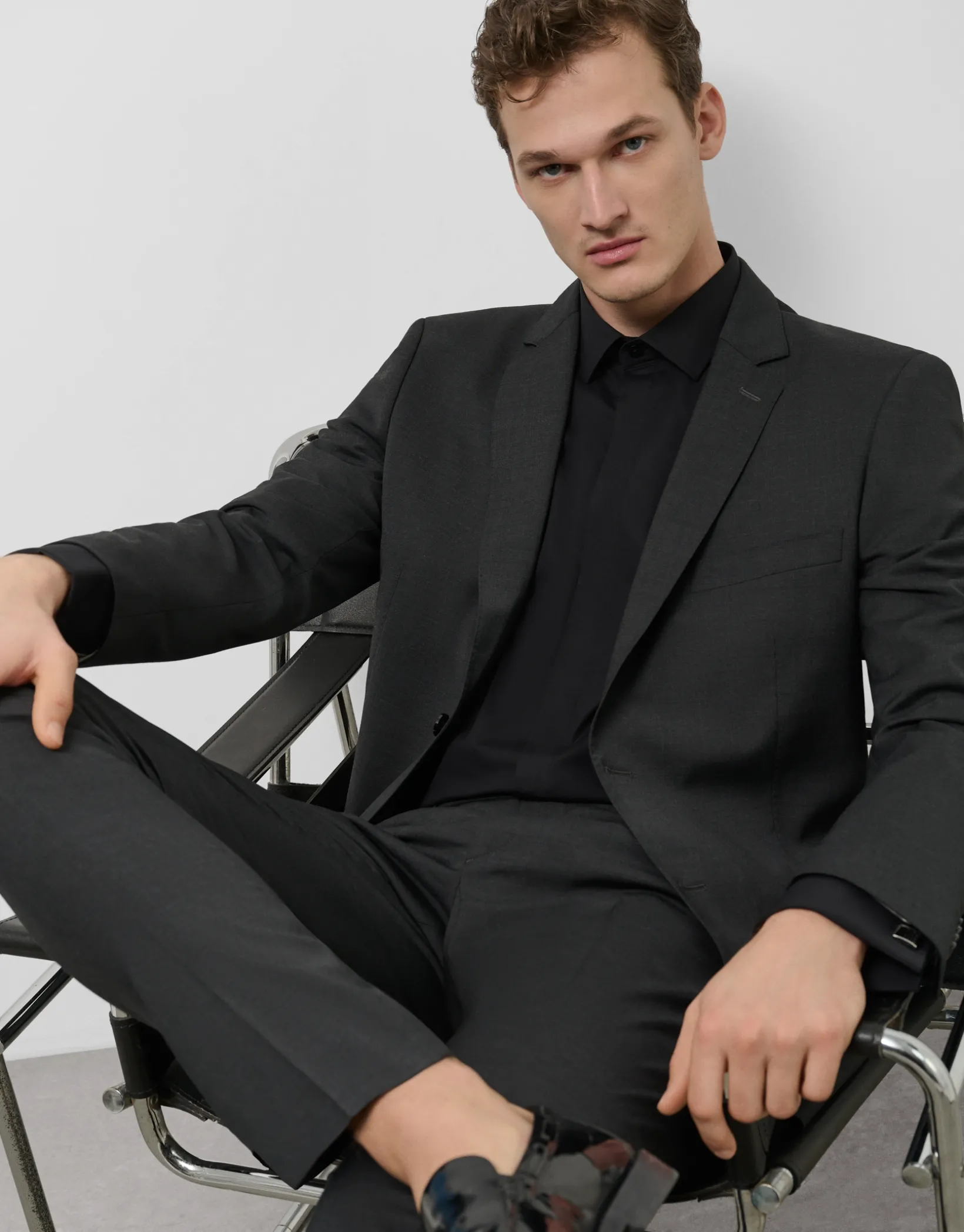 Traje half canvas slim fit liso gris oscuro