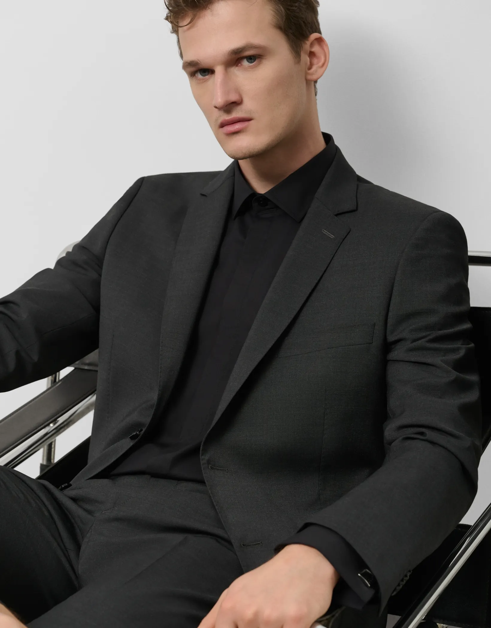Traje half canvas slim fit liso gris oscuro
