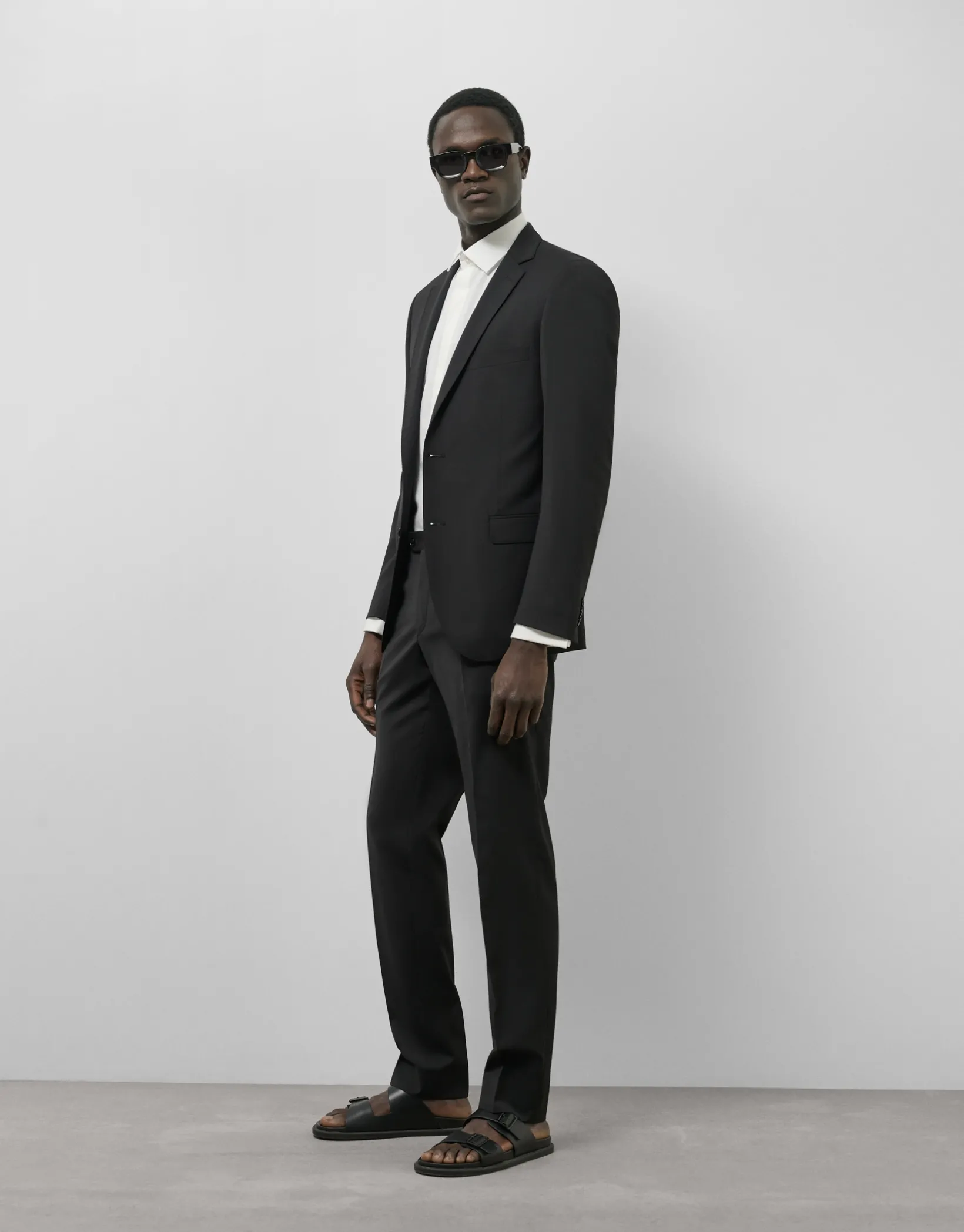 Traje half canvas slim fit liso negro
