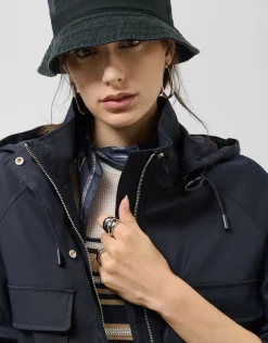 Trench con capucha y cintura ceñida azul marino